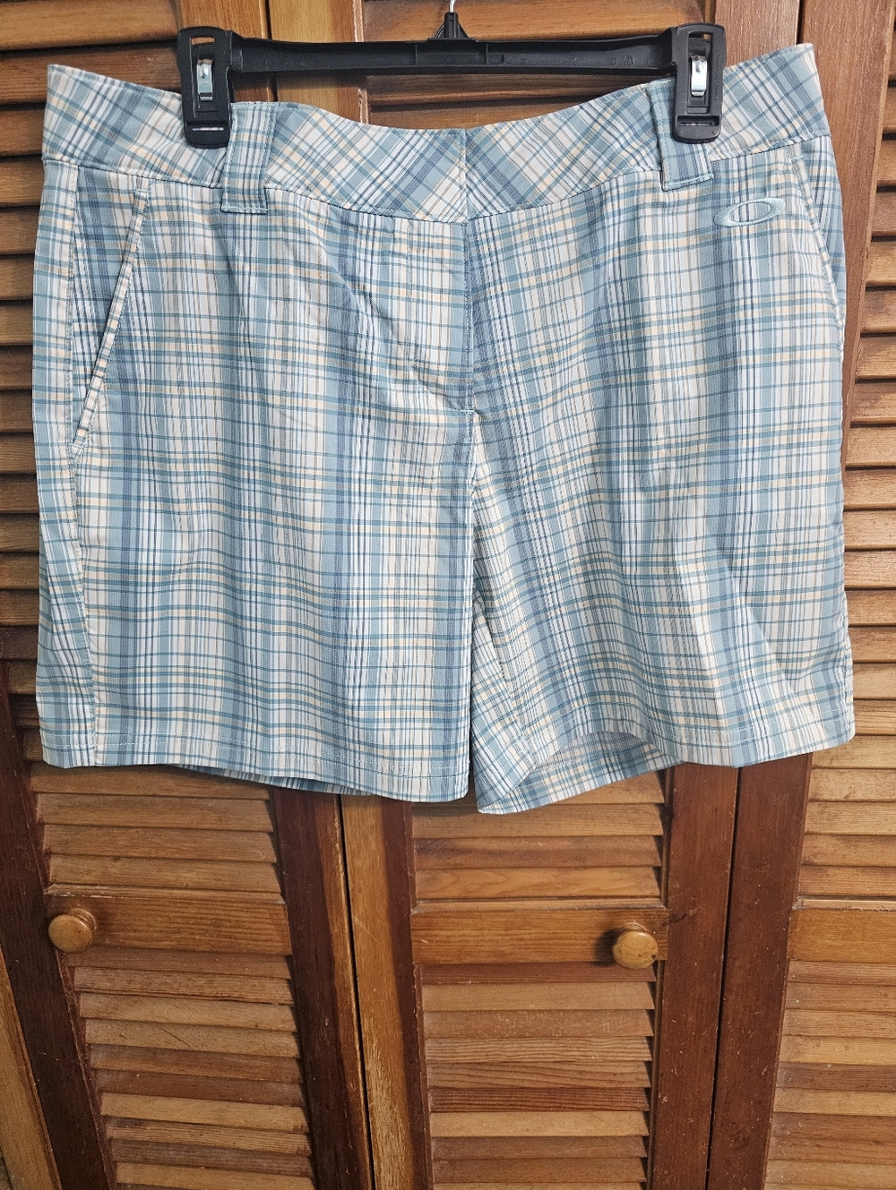 Oakley “Back Nine” Plaid Performance Golf Shorts – Clearwater Blue – Women’s 14